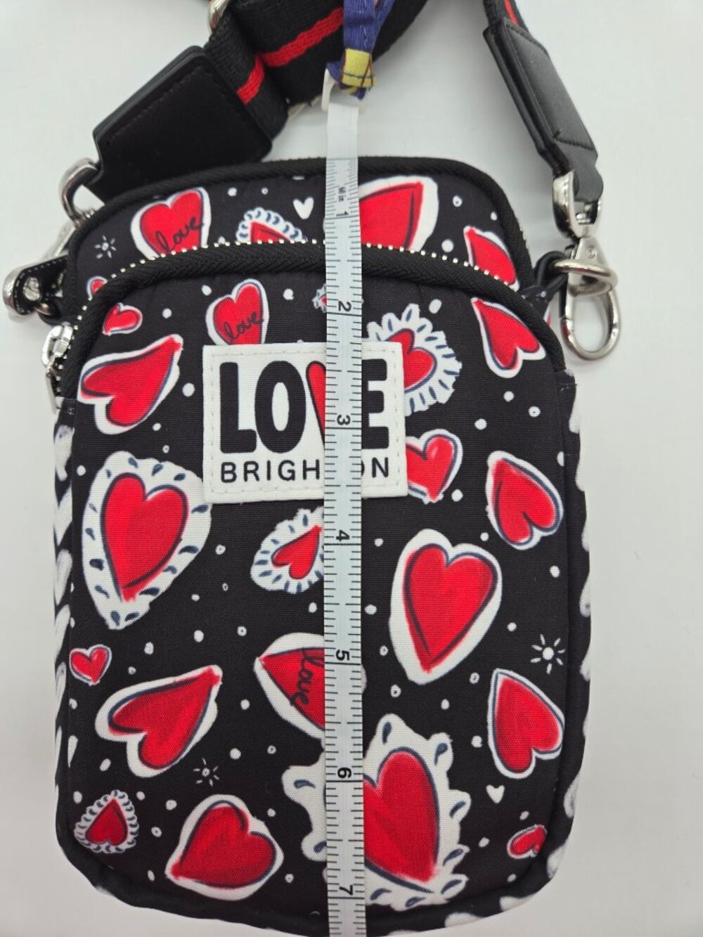 Brighton Love Crossbody Phone Bag Black Red Hearts Camera Strap Purse Like New - Picture 4 of 9